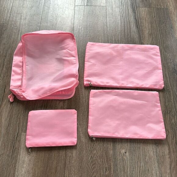 Brand New 4pc. Portable Clothes Storage Bags - Picture 2 of 8